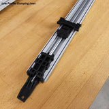Low profile clamping jaws for woodworking on a wooden workbench